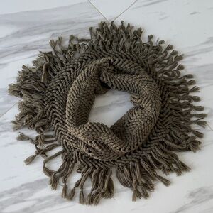 Women’s Olive Knitted Fringe Scarf